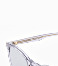 画像をギャラリービューアに読み込む, SPLQ82 52819X_05
